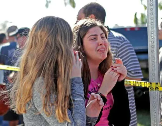 ଆମେରିକା ସ୍କୁଲ୍‌ରେ ଗୁଳିବର୍ଷା, ୧୭ ମୃତ