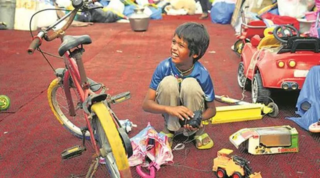 ବିଦେଶୀ ପର୍ଯ୍ୟଟକଙ୍କୁ ମୁମ୍ବାଇରେ ମିଳିବ ବସ୍ତିରେ ରହିବାର ଅନୁଭୂତି