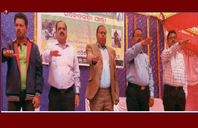 ନୋ ହେଲମେଟ୍‌, ନୋ ପେଟ୍ରୋଲ:ସଚେତନତା କାର୍ଯ୍ୟକ୍ରମରେ ସମୂହ ଶପଥ