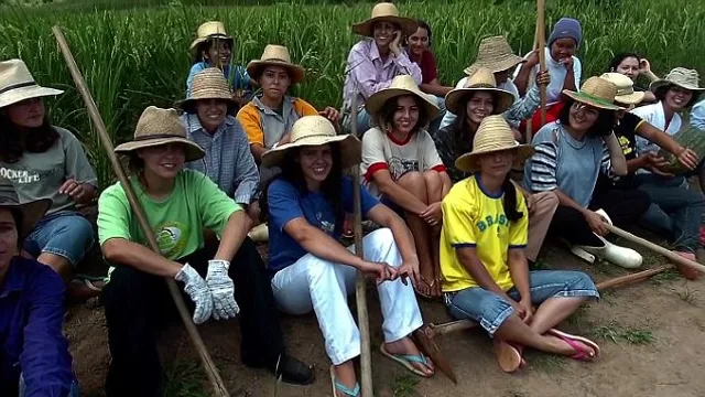 ଏମିତି ଏକ ଗାଁ, ଯେଉଁଠି ବିବାହ ପାଇଁ ପୁରୁଷ ନ ମିଳିବାରୁ ଚାଷ କରନ୍ତି ମହିଳା