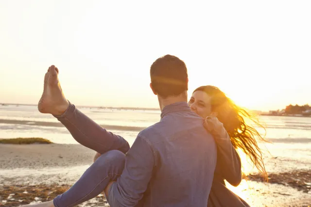 ଏହି ୩ ପ୍ରକାରର ସଂପର୍କ ମଧ୍ୟରୁ ଆପଣଙ୍କ ସଂପର୍କ କିପରି? ପରଖି ନିଅନ୍ତୁ