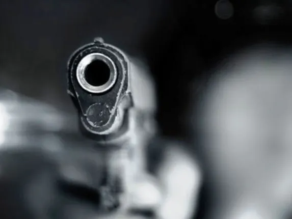 ସ୍ତ୍ରୀକୁ ଗୁଳି କରି ହତ୍ୟା