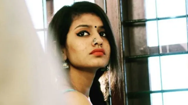 ପ୍ରିୟା ପ୍ରକାଶଙ୍କ ନୂଆ ଲୁକ୍‌ : ମହିଳା ପୋଷାକ ବ୍ରାଣ୍ଡ ପାଇଁ କଲେ ଫଟୋସୁଟ୍‌