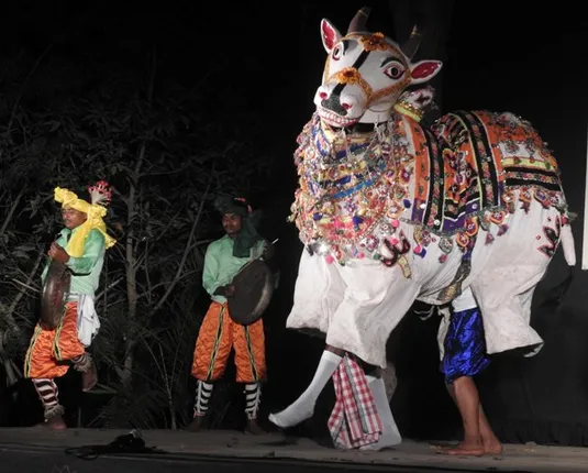 ଭାରତୀୟ ବିଦ୍ୟା ଭବନରେ ପାରମ୍ପାରିକ ଦଣ୍ଡ ନୃତ୍ୟ ପରିବେଷଣ