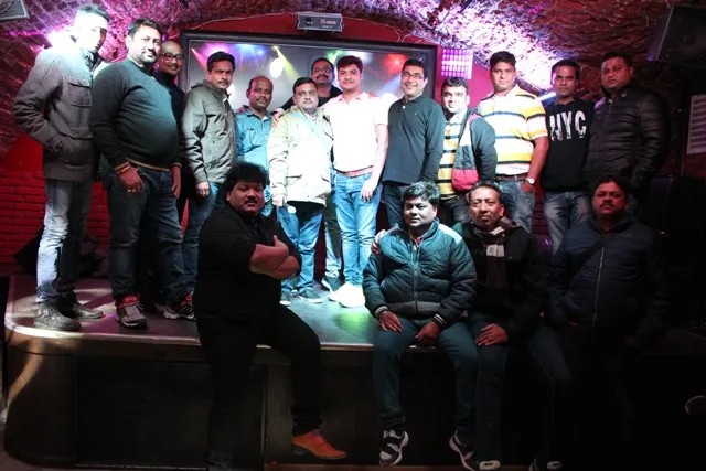 ମସ୍କୋ, ସେଣ୍ଟ ପିଟର୍ସବର୍ଗ ବୁଲିଲେ ପ୍ଲାଷ୍ଟୋ ଡିଲର