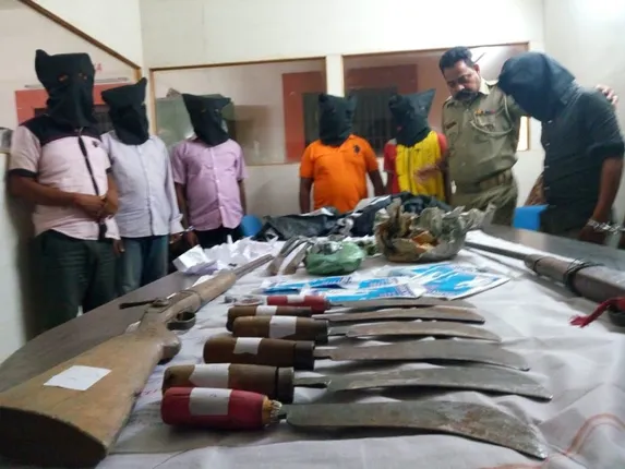 ଧରା ପଡ଼ିଲା ଅନ୍ତଃଜିଲ୍ଲା ଡକାୟତ ଦଳ : ନୟାଗଡ଼ର ୫ ଜଣଙ୍କ ସମେତ ୭ ଗିରଫ