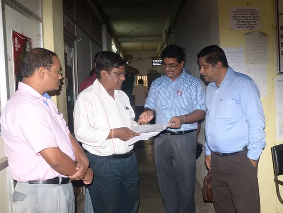 ସଦର ହସ୍‌ପିଟାଲରେ ଡାକ୍ତରଙ୍କୁ ଚଉକିମାଡ଼ ଘଟଣା : ଛୁଟିରେ ଗଲେ ୭ ଡାକ୍ତର