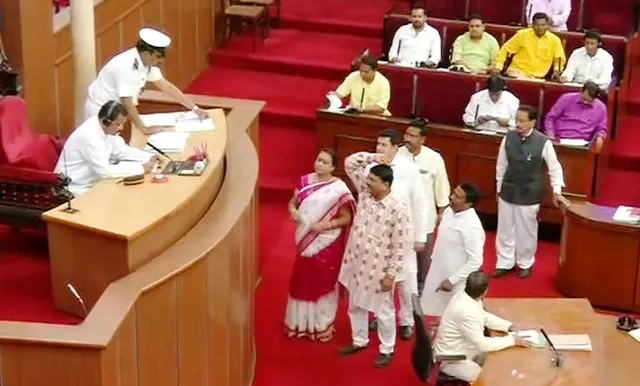 ବିଜେପି ସଦସ୍ୟଙ୍କ ହୋହଲ୍ଲା: ବିଧାନସଭା ଅପରାହ୍ଣ ୩ଟା ଯାଏ ମୁଲତବି