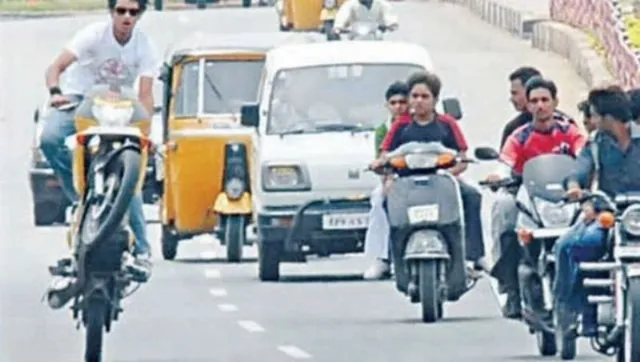 ନାବାଳକଙ୍କୁ ଗାଡ଼ି ଚଳାଇବାକୁ ଦେଇ ୧୦ ବାପାମାଆ ଜେଲ ଗଲେ