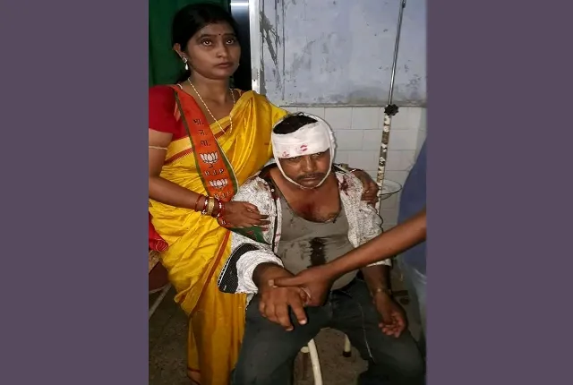 ପୁଲିସ ସମ୍ମୁଖରେ ବିଜେପି ନେତାଙ୍କୁ ମରଣାନ୍ତକ ଆକ୍ରମଣ