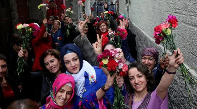 ଆଜି ବିଶ୍ବ ମହିଳା ଦିବସ: ରୋଜଗାର ବୈଷମ୍ୟ ଯୋଗୁଁ ମହିଳା ବେଶି କ୍ଷତିଗ୍ରସ୍ତ