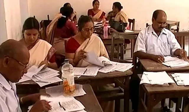 ଆଜିଠାରୁ ୫୭ କେନ୍ଦ୍ରରେ ମାଟ୍ରିକ ଖାତାଦେଖା