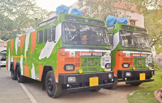 ଦଂଗା ମୁକାବିଲା ପାଇଁ ୨ କୋଟିର ଗାଡ଼ି