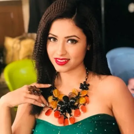 ଛୋଟ ପରଦାରେ ଉପସ୍ଥାପିକା , ହେଲେ ବଡ଼ ପରଦାରେ ନାୟିକା