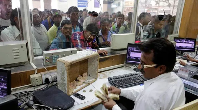 ନିଜ ରେଳ ଟିକିଟ୍‌ ଅନ୍ୟ କାହାକୁ ହସ୍ତାନ୍ତର କରି ପାରିବେ: ଏହା ୧୯୯୦ ମସିହାର ନିୟମ