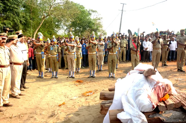 ଲୁହରେ ଭିଜିଲା ରେବଣା ନୂଆଗାଁ