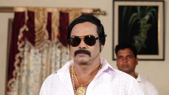 ପରଦା ଉପରେ ଏହି ଓଲିଉଡ  ନିର୍ଦ୍ଦେଶକ 