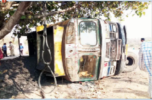 କୋଇଲା ବୋଝେଇ ଟ୍ରକ ଓଲଟି ଚାଳକ ମୃତ