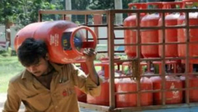 ଏଲ୍‌ପିଜି ସିଲିଣ୍ଡର ସହିତ ଜଡ଼ିତ ଏହି ଫାଇଦା ଜାଣନ୍ତୁ, ଦୁର୍ଘଟଣା ଘଟିଲେ ମିଳିବ ୧୦ରୁ ୫୦ଲକ୍ଷ ଟଙ୍କାର ବୀମା ରାଶି