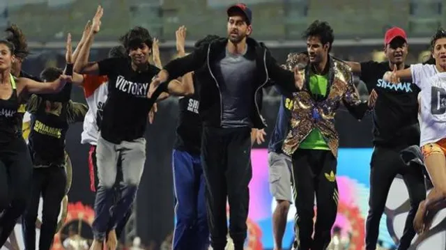 ରଂଗାରଂଗ କାର୍ଯ୍ୟକ୍ରମ ସହିତ ଆଇପିଏଲ୍‌ ୧୧ ଆରମ୍ଭ, ଟସ୍‌ ଜିଣି ଚେନ୍ନାଇ ସୁପରକିଙ୍ଗସ୍‌ର ବୋଲିଂ ନିଷ୍ପତ୍ତି