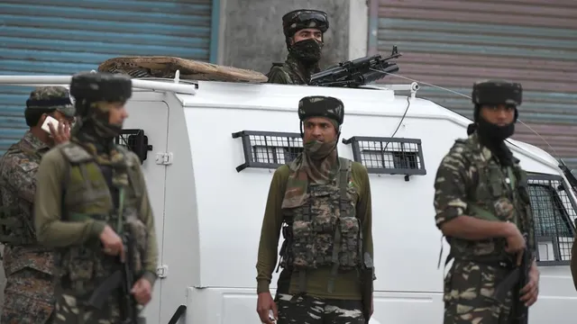 କଶ୍ମୀର: କୁଲଗାମ୍‌ରେ ଗୁଳି ବିନିମୟ ଜଣେ ସୈନିକ ଓ ଜଣେ ସାଧାରଣ ନାଗରିକ ମୃତ