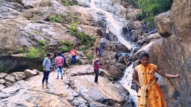 ପ୍ରାକୃତିକ ସୌନ୍ଦର୍ଯ୍ୟରେ ପରିପୂର୍ଣ୍ଣ କଳାହାଣ୍ଡି ଜିଲ୍ଲାର ଗୁଡହାଣ୍ଡି ଡୋକରିଚଂଚରା !