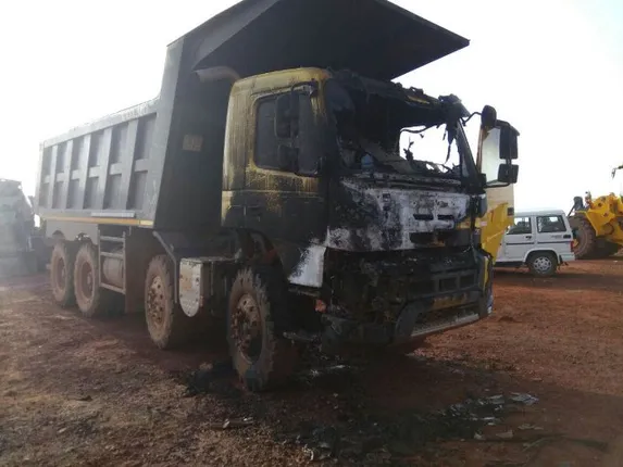 ଟିପ୍ପର ପୋଡ଼ିଲେ ମାଓବାଦୀ!