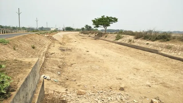ଶୁଖିଲା ପଡ଼ିଛି ଦୟାେଓ୍ଵଷ୍ଟ୍‌ କେନାଲ : ଉତ୍କଟ ହେଉଛି ପାଣି ସମସ୍ୟା