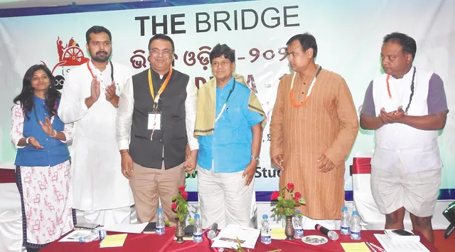 ‘ମଦ, ଟଙ୍କାରୁ ରାଜନୀତି ମୁକ୍ତ ହେଲେ ଆଦର୍ଶ ଯୁବନେତା ସୃଷ୍ଟି ସମ୍ଭବ’