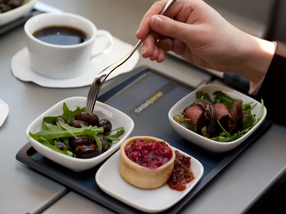 ରାଜଧାନୀରେ ଏମିତି ଚାଲିଛି ଖାଦ୍ୟ ଯାଞ୍ଚ, ତାରକା ହୋଟେଲ୍‌ରେ ଚଢ଼ଉକୁ ନା