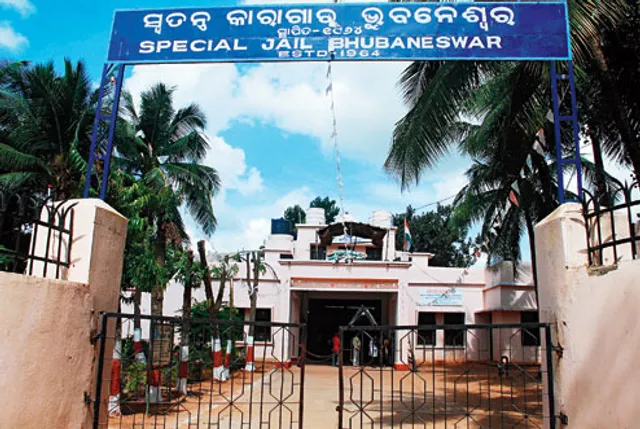 କରୋନା ଭାଇରସ ପାଇଁ ଝାରପଡ଼ା ଜେଲରେ ସ୍ବତନ୍ତ୍ର ବ୍ୟବସ୍ଥା : ନୂଆ କଏଦୀ ଅସୁସ୍ଥ ଥିଲେ ଜେଲ୍ ବଦଳରେ ମେଡିକାଲ୍, ସମ୍ପର୍କୀୟଙ୍କ ସହ ସାକ୍ଷାତ ଉପରେ କଟକଣା