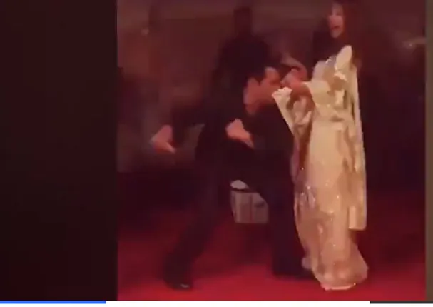 ସୋନମ୍‌ଙ୍କ ବିବାହ ଭୋଜିରେ ଜ୍ୟାକ୍‌ଲିନ୍‌ଙ୍କ ଶାଢ଼ି କାନି ମୁହଁରେ ଧରି ନିଜ ସିନେମା ଗୀତରେ ନୃତ୍ୟ କଲେ ସଲମାନ୍‌