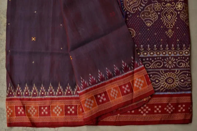 ନକଲି ସମ୍ବଲପୁରୀ ଶାଢ଼ି ବିକ୍ରି ବିରୁଦ୍ଧରେ ମାମଲା : ପ୍ରତିଯୋଗିତା ପାଇଁ ବଜାରକୁ ଛଡ଼ାଯାଇଛି ସ୍ୱଳ୍ପମୂଲ୍ୟର ଶାଢ଼ି