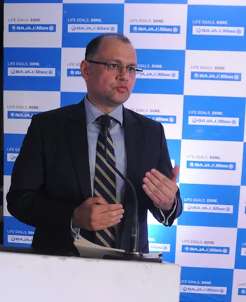 ବଜାଜ ଆଲିଆଞ୍ଜ୍‌ ୩୫ ହଜାର ନୂଆ ଏଜେଣ୍ଟ୍‌ ସାମିଲ କରିବ