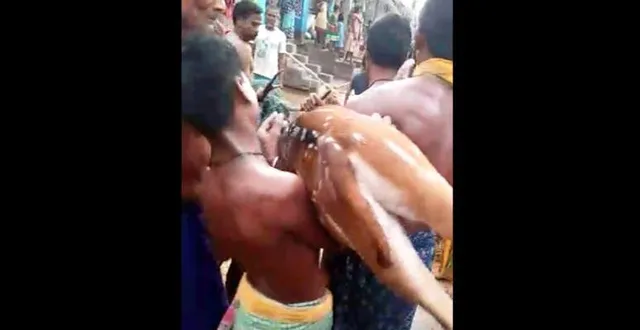 ବ୍ରହ୍ମଗିରି: କାଦୁଅରେ ଫସିଥିବା ହରିଣକୁ ଉଦ୍ଧାର କରି ବନବିଭାଗକୁ ହସ୍ତାନ୍ତର କଲେ ଲୋକେ