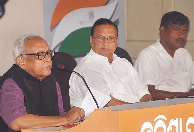 ପ୍ରଧାନମନ୍ତ୍ରୀଙ୍କ କଟକ ଗସ୍ତ ପୂର୍ବରୁ ଟାର୍ଗେଟ କଲା କଂଗ୍ରେସ : ଓଡ଼ିଶା ଆସିବା ପୂର୍ବରୁ ମହାନଦୀରେ ସବୁ ନିର୍ମାଣ ବନ୍ଦ କରନ୍ତୁ ମୋଦି