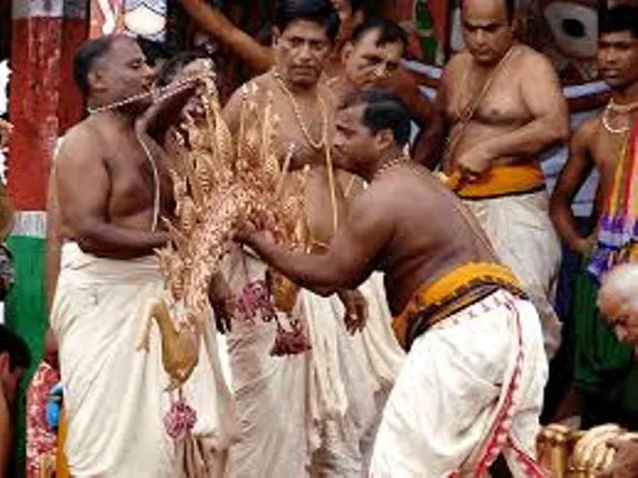 ଶ୍ରୀମନ୍ଦିର ଗରାବଡୁ ସେବାୟତଙ୍କ ପରିବାରରେ ଝିଅ ସଙ୍କଟ ! ସମସ୍ୟା ଦୂର କରିବା ପାଇଁ ଅଭିନବ ପ୍ରୟାସ