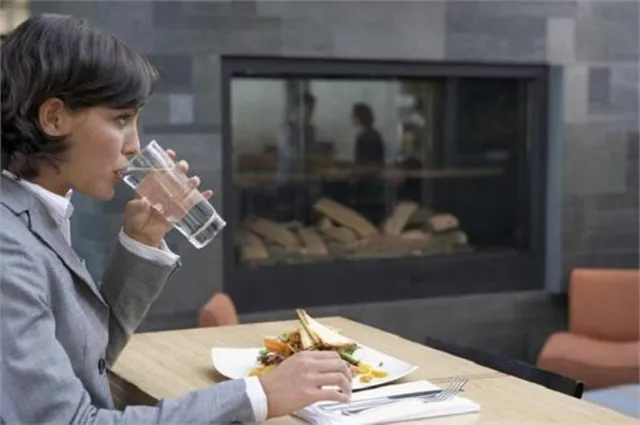 ଦିନରେ କେତେବେଳେ ଏବଂ ଖାଇବାର କେତେ ସମୟ ପରେ ପାଣି ପିଇବା ଦରକାର, ଆସନ୍ତୁ ଜାଣିବା