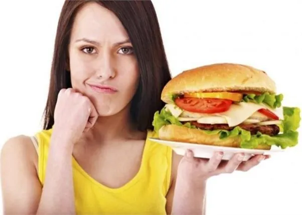 ପେଟ ବଢ଼ିବାକୁ ରୋକିବା ପାଇଁ ଚାହୁଁଛନ୍ତି କି? ଆଜି ହିଁ ପରିତ୍ୟାଗ କରନ୍ତୁ ଏହି ୩ଟି ଖାଦ୍ୟ...