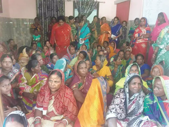 ବ୍ଲକ୍‌ ଆଗରେ ମହିଳାଙ୍କ ଧାରଣା