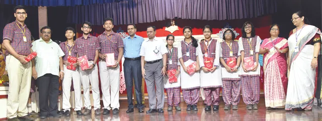 ଡିଏଭି ୟୁନିଟ୍‌-୮ରେ ମେଧାବୀ ସମ୍ବର୍ଧନା ଉତ୍ସବ