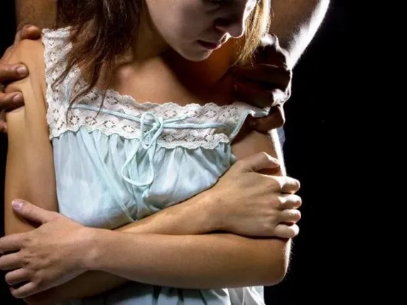 ନାବାଳିକା ସହ ଲିଫ୍ଟ ଭିତରେ ଅସଦାଚରଣ କରି ଅବସରପ୍ରାପ୍ତ ଲେଫ୍ଟନାଣ୍ଟ କର୍ଣ୍ଣେଲ ଗିରଫ