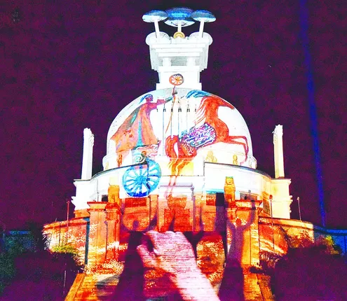 ଧଉଳି ଲାଇଟ୍‌ ଆଣ୍ଡ ସାଉଣ୍ଡ ସୋ’ ୫ ସ୍କାଏ ଲାଇଟ୍‌ ଅଚଳ