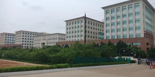 ଇନ୍‌ଫୋଭ୍ୟାଲିରେ ଆତଙ୍କବାଦୀଙ୍କ ସହ ମୁକାବିଲା! : ୩ଘଣ୍ଟା ଅପରେସନ୍‌, ୫ କର୍ମଚାରୀ ଉଦ୍ଧାର