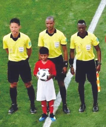 ରିଷି ରଚିଲେ ଇତିହାସ: ବଲ୍‌ ବୟ ହେବାରେ ପ୍ରଥମ ଭାରତୀୟ