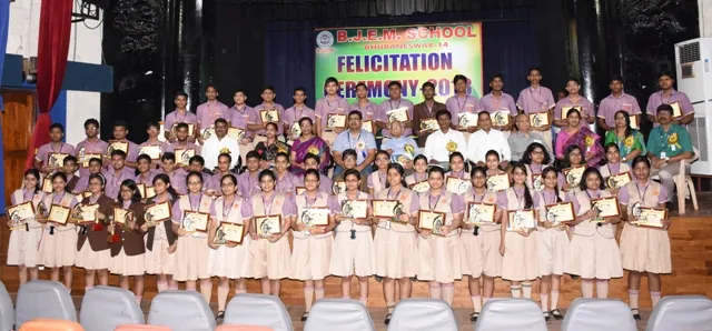 ବିଜେଇଏମ୍‌ ସ୍କୁଲର କୃତୀ ଛାତ୍ରଛାତ୍ରୀଙ୍କୁ ସମ୍ବର୍ଦ୍ଧନା