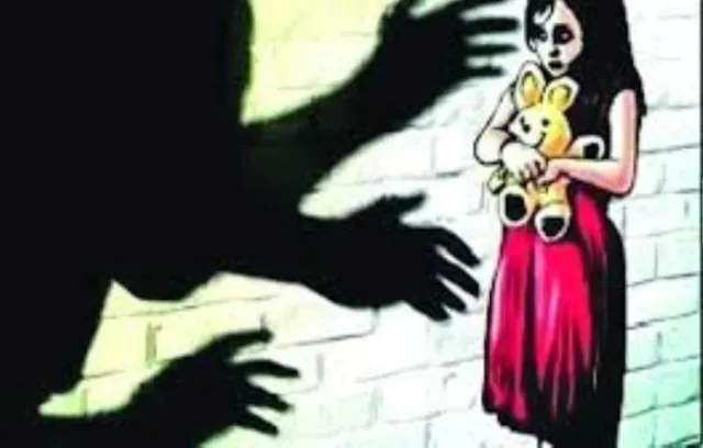 ଟେଣ୍ଟ ହାଉସ୍‌ ଶ୍ରମିକ  ମାଲିକର ୫ବର୍ଷିୟ ଶିଶୁକନ୍ୟା ସହ ଦୁଷ୍କର୍ମ କଲା, ହତ୍ୟାକରି ଘରେ ଲୁଚାଇଥିଲା