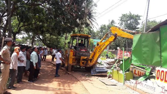 ବିରୋଧ ଯୋଗୁଁ ଅଧାରୁ ଫେରିଲା ଉଚ୍ଛେଦକାରୀ ଦଳ