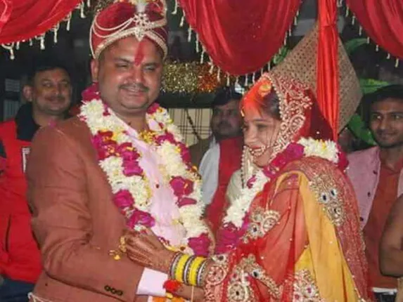 ନିର୍ବାଚନ ନ ଜିତିବା ପର୍ଯ୍ୟନ୍ତ ଅବିବାହିତ ରହିବେ ବୋଲି ନେଇଥିଲେ ନିଷ୍ପତ୍ତି, ବିଧାୟକ ହେବା ପରେ କଲେ ବିବାହ