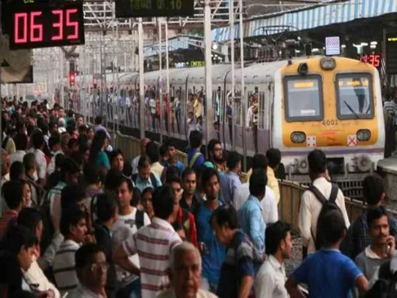 ମୁମ୍ବାଇ ଲୋକାଲକୁ ଉଡ଼ାଇବାର ଧମକ ଦେଲା ଅଲ୍‌କାଏଦା ଆତଙ୍କବାଦୀ ସଂଗଠନ, ସତର୍କ କରାଇଲା ସୁରକ୍ଷା ଏଜେନ୍ସି